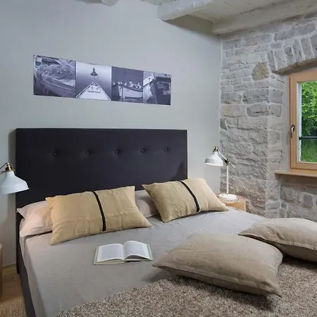 Vila וילה Gradinje