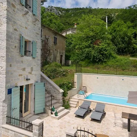 Vila Gradinje